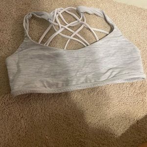 Lululemon sports bra size 6